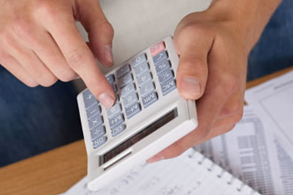 三十万借款难追回，出借人起诉追讨本金及利息